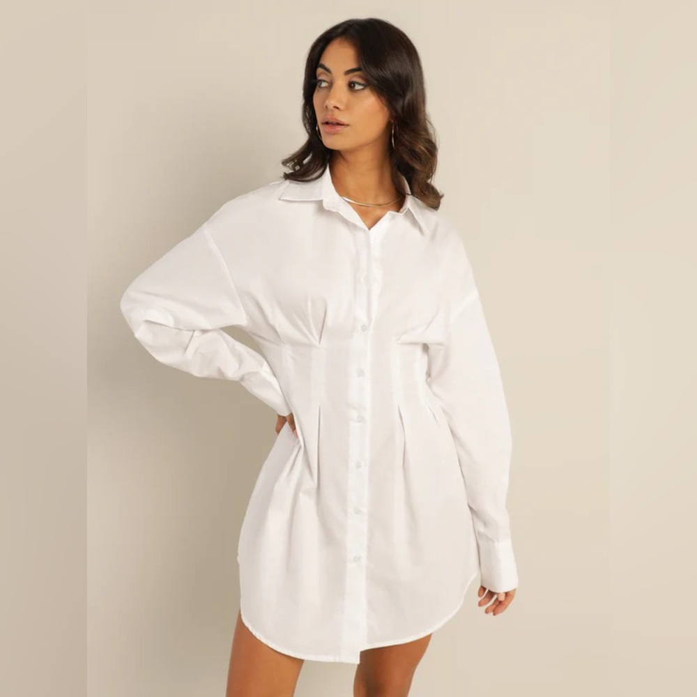 Micas Women's V-Neck Solid White
Ruched Long Sleeve Top or Mini ...size XL